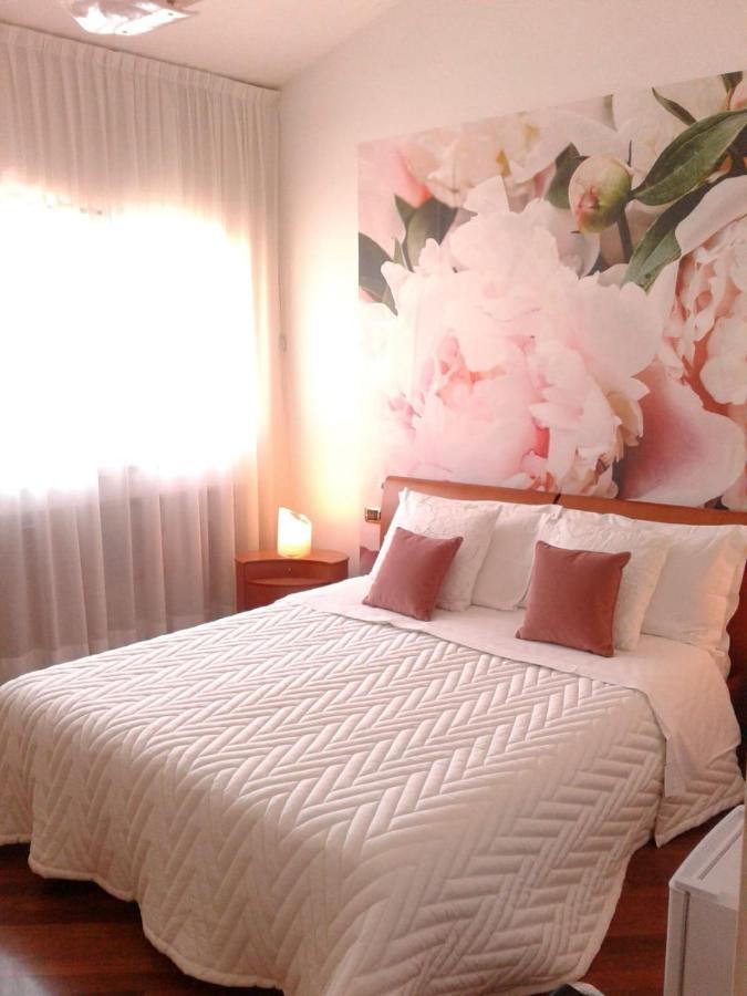Tosca House Bed and Breakfast Βαρένα Εξωτερικό φωτογραφία